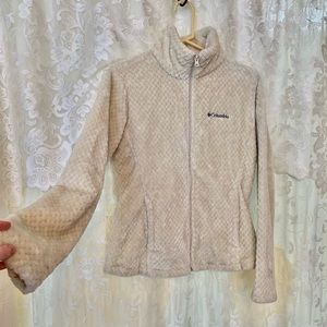 NEW Columbia super soft fuzzy jacket